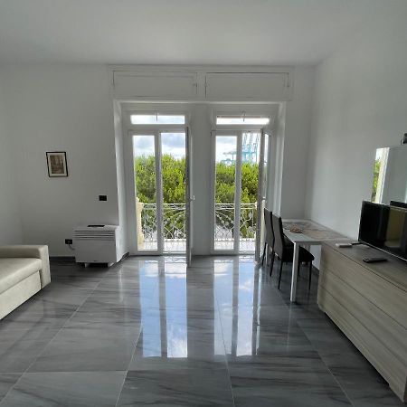 Summer Vado Ligure Luaran gambar